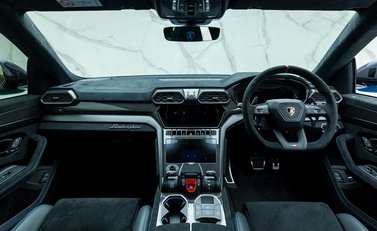 Lamborghini Urus Performante 16