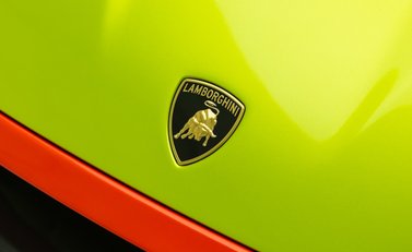 Lamborghini Huracan STO 38