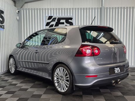 Volkswagen Golf 3.2 Golf R32 4WD 3dr 32