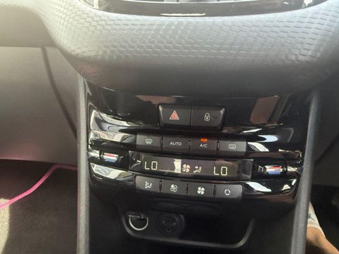 Peugeot 2008 1.6 BlueHDi Allure SUV 5dr Diesel Manual Euro 6 (100 ps) 23