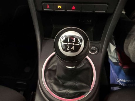 Volkswagen Beetle 2.0 TDI BlueMotion Tech Design Euro 6 (s/s) 3dr 10
