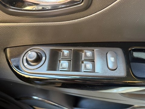 Renault Captur 1.5 dCi ENERGY Dynamique S MediaNav Euro 5 (s/s) 5dr 32