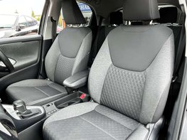 Toyota Yaris 1.5 Yaris Design HEV CVT 5dr 60