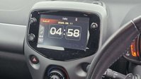 Toyota Aygo 1.0 VVT-i x-play Hatchback 5dr Petrol x-shift Euro 6 (Safety Sense) (71 ps) 35