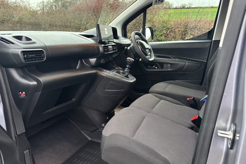 Peugeot Partner 102 ps BlueHdi Professional L2 17