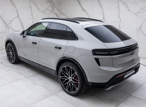 Porsche Macan Turbo Electric 9