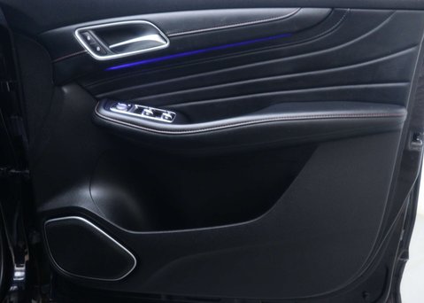 MG HS 1.5 MG HS Exclusive Semi-Auto 5dr 40