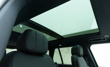 Land Rover Range Rover D350 SE 11