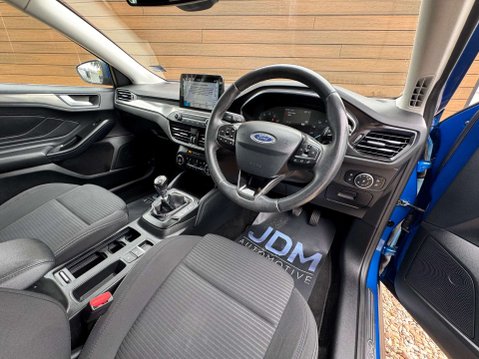 Ford Focus 1.0 Focus Titanium 5dr 31