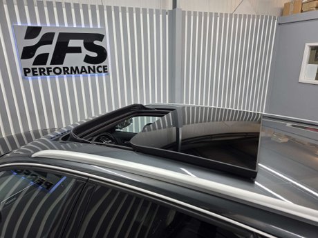 Audi RS4 4.2 FSI V8 Estate 5dr Petrol S Tronic quattro Euro 5 (450 ps) 29