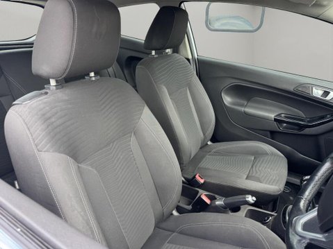 Ford Fiesta 1.0T EcoBoost Zetec Euro 5 (s/s) 3dr 5