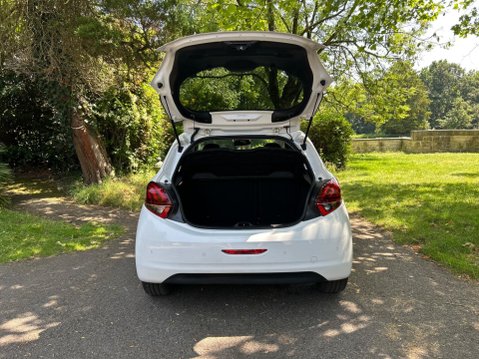 Peugeot 208 PURETECH S/S SIGNATURE 29