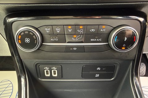 Ford Ecosport ST-LINE DESIGN - 2 OWNERS - FORD SERVICE HISTORY 36