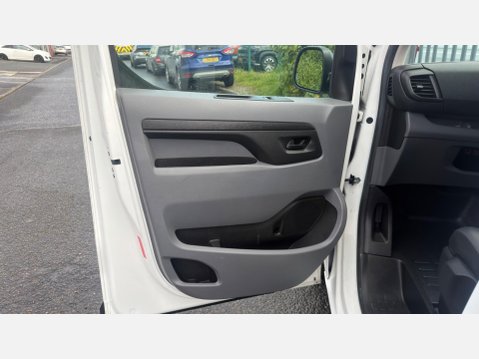Vauxhall Vivaro 2.0 Turbo D 3100 Edition L2 H1 Euro 6 (s/s) 5dr 21