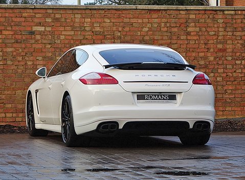 Porsche Panamera GTS 16