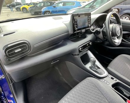 Toyota Yaris 1.5 Yaris Icon HEV CVT 5dr 17