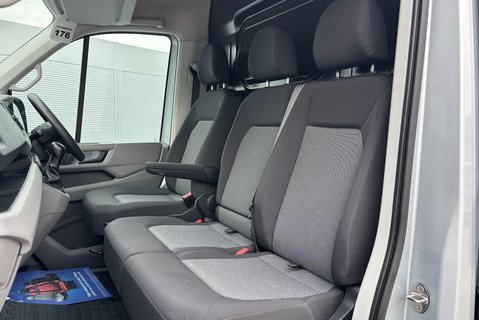 Volkswagen Crafter CR35 177 ps Tdi L2 H2 Trendline DSG Panel Van 3