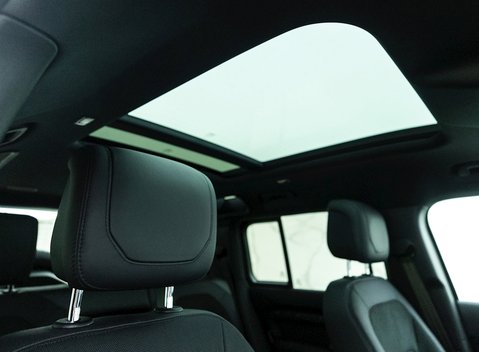 Land Rover Defender 110 V8 12