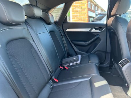 Audi Q3 TFSI S LINE NAVIGATION 16