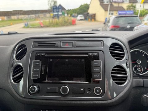 Volkswagen Tiguan 2.0 TDI BlueMotion Tech Match 4WD Euro 5 (s/s) 5dr 8