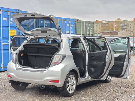 Toyota Yaris 1.5 VVT-h T Spirit Hatchback 5dr Petrol Hybrid CVT Euro 5 (101 ps) 16