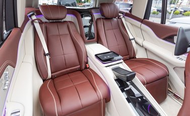 Mercedes-Benz GLS 600 First Class 15