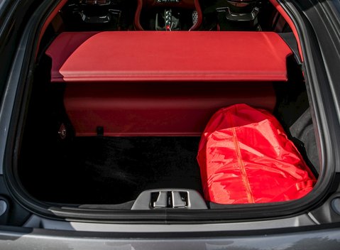 Ferrari 812 Superfast 37