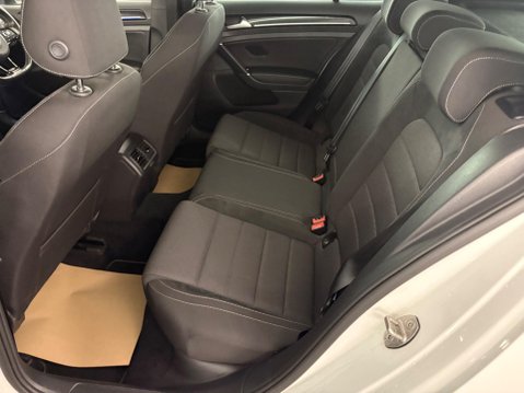 Volkswagen Golf 2.0 TSI R DSG 4Motion Euro 6 (s/s) 5dr 8