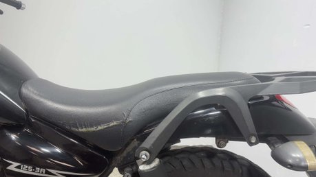 Zontes ZT 125 2011 17K RUNNING PROJECT BIKE SPARES OR REPAIR 125CC LEARNER 9