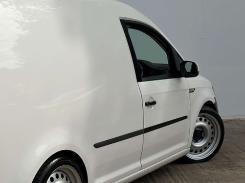 Volkswagen Caddy 2.0 Caddy C20 Startline TDI 19