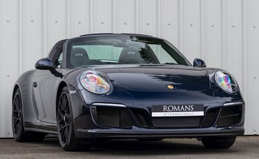 Porsche 911 Targa 4 GTS (991.2) 1