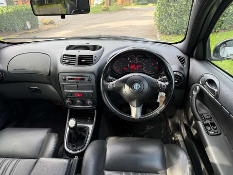 Alfa Romeo 147 1.6 147 Collezione TS 5dr 8