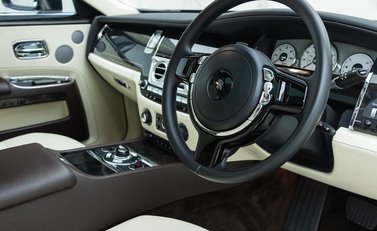 Rolls-Royce Ghost V12 10