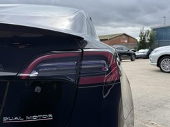 Tesla Model 3 (Dual Motor) Performance Saloon 4dr Electric Auto 4WDE (Performance Upgrade 19