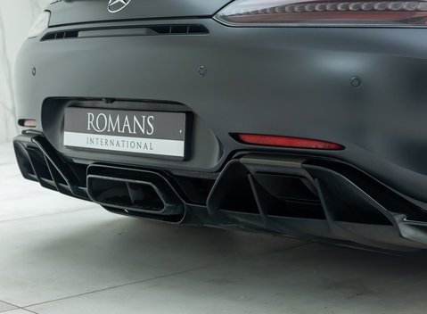 Mercedes-Benz AMG GT R Roadster 40