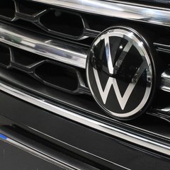 Volkswagen T-Roc 1.5 T-Roc Style TSI Semi-Auto 5dr 1