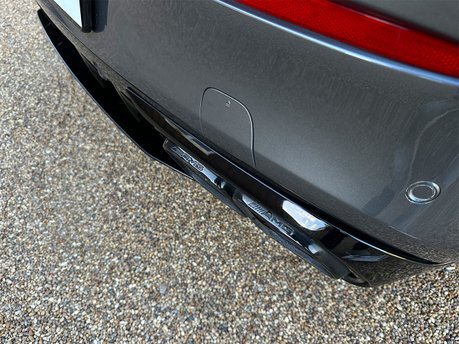 Mercedes-Benz C Class AMG C 63 S PREMIUM PLUS 37