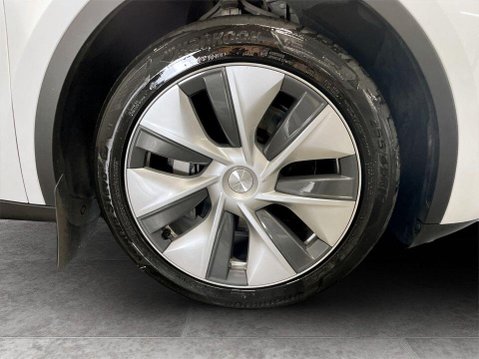 Tesla Model Y (Dual Motor) Long Range SUV 5dr Electric Auto 4WDE (384 bhp) DAB Radio - Re 10