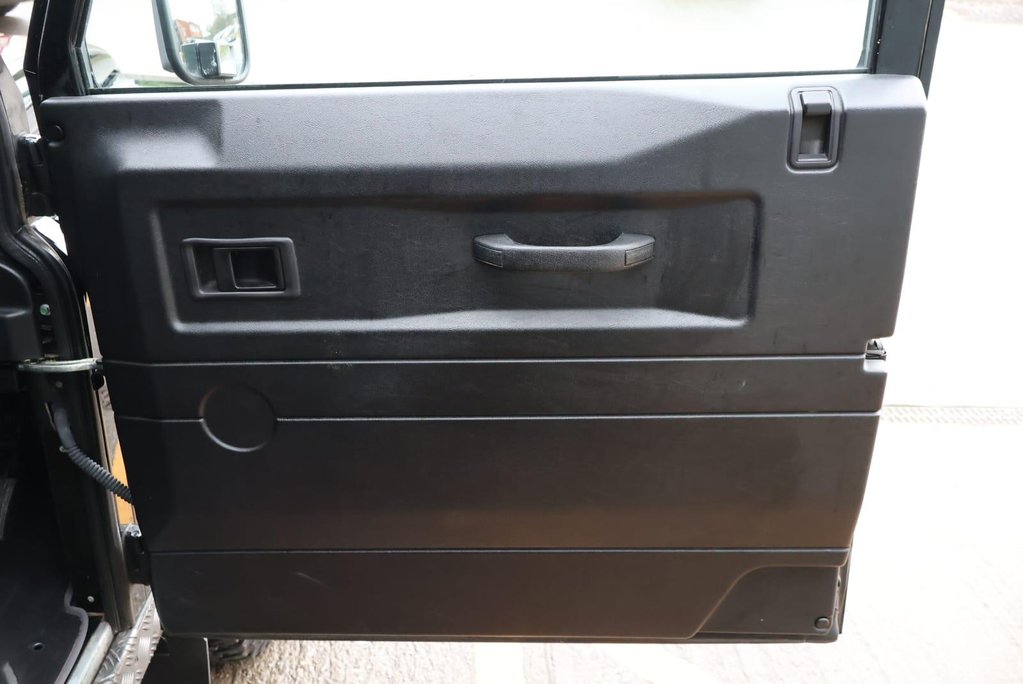 Land Rover Defender  LXV 65TH ANNIVERSARY HARD TOP only 150 made  extensive Landrover History  13