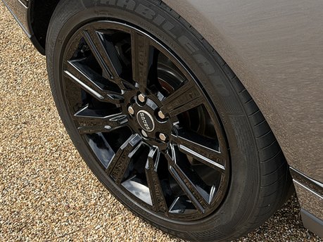Land Rover Range Rover WESTMINSTER BLACK 34
