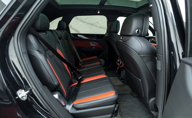 Bentley Bentayga V8 S 14