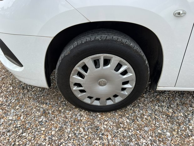 Vauxhall Combo SWB L1H1 Low Roof Sportive 2000 Air Con Sensors Nav EURO 6 NO VAT 13