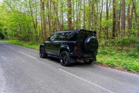 Land Rover Defender 110 HARD TOP SE. VAT Q. REAR SEAT CONVERSION. 22S. HUD. 2
