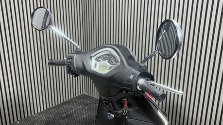 Piaggio Liberty 2021 1 OWNER ONLY 1200 MILES TOP BOX 125CC SCOOTER BIKE 17