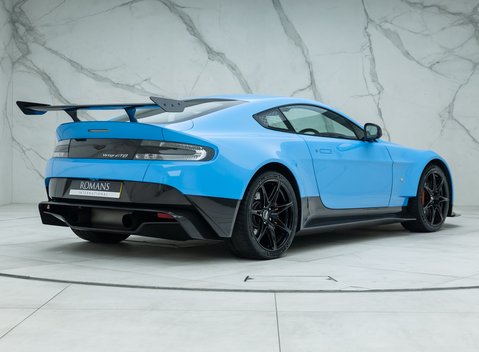 Aston Martin Vantage GT8 3