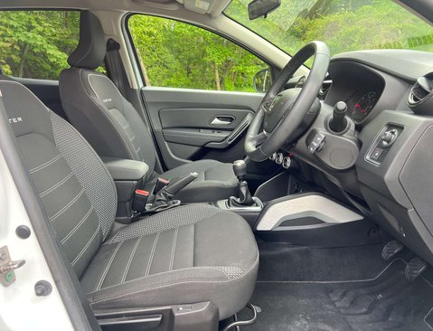 Dacia Duster 1.3 Duster Prestige TCe 4x2 5dr 13