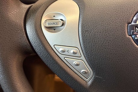 Nissan LEAF 24kWh Visia Hatchback 5dr Electric Auto (107 bhp) 39