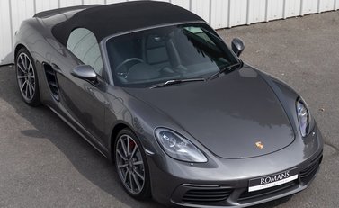 Porsche 718 Boxster S 9