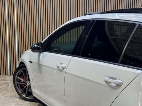 Volkswagen Golf 2.0 Golf R TSi Semi-Auto 4WD 5dr 31