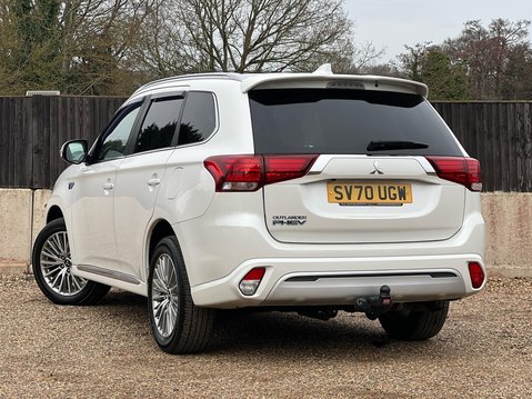 Mitsubishi Outlander PHEV DESIGN 2